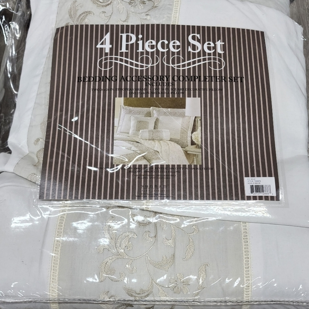 🔥🔥SALE NIP Bedding Pillows and Shams, 4 PC set, Off White